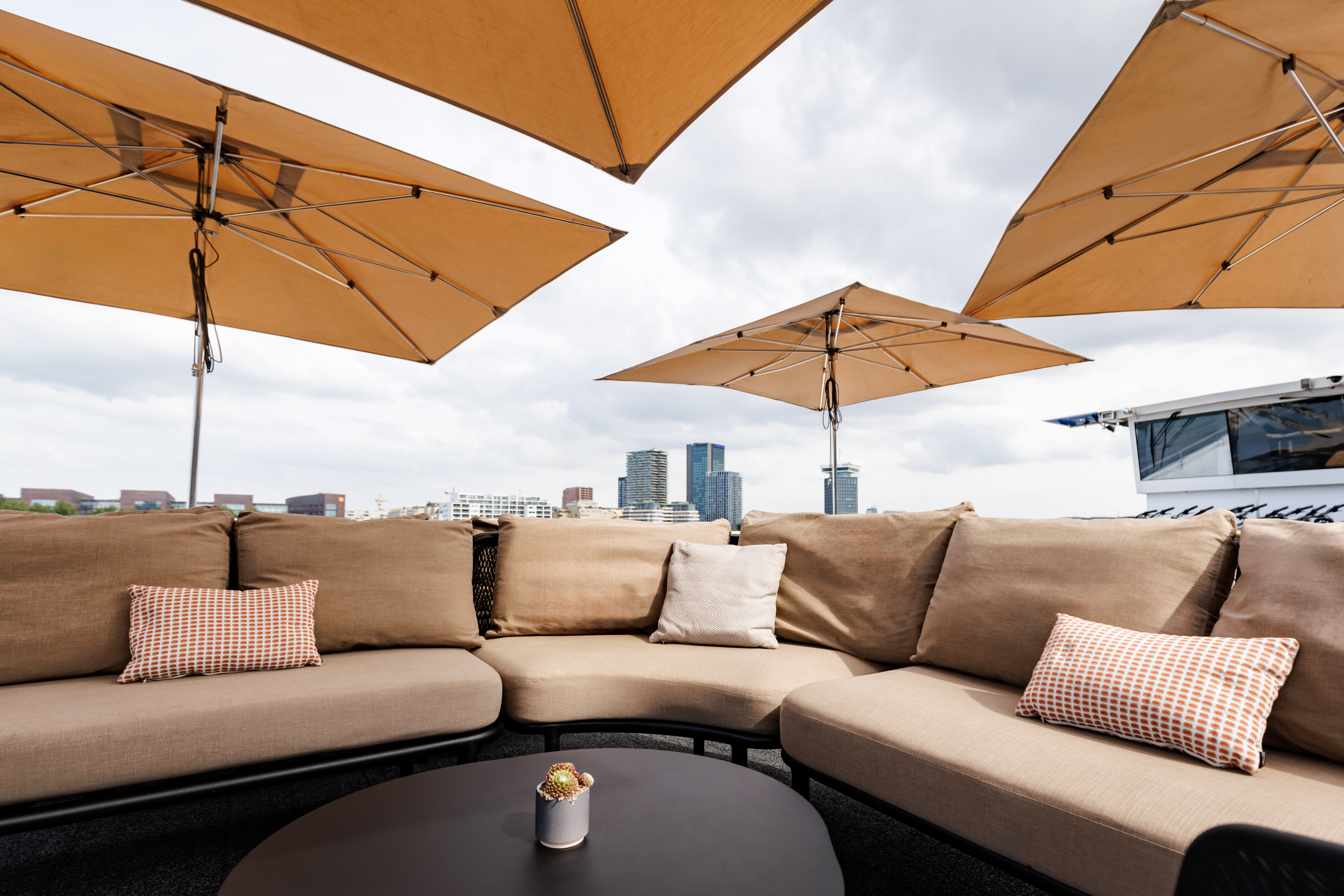 Avalon Vista - Sky Deck